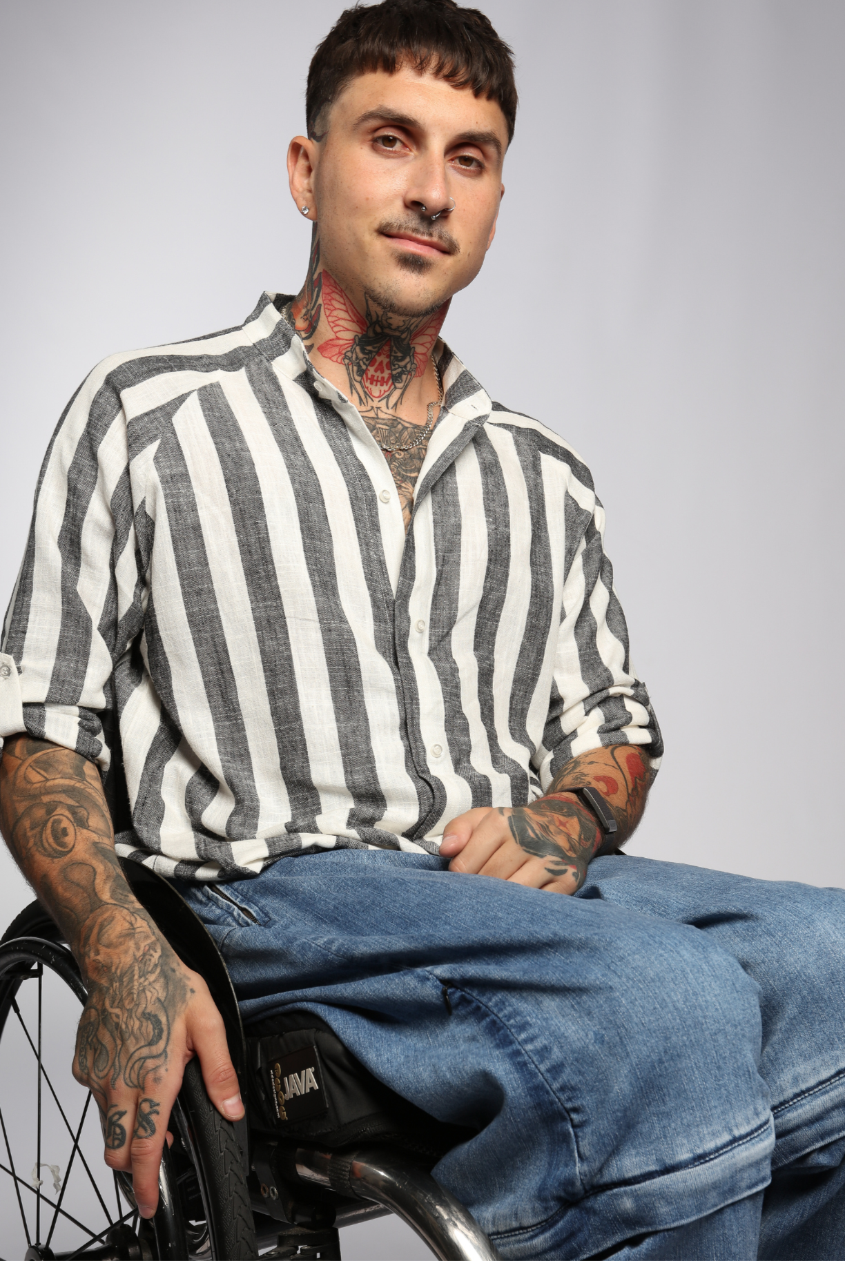 Cruiser Magnetic Linen Shirt for Dexterity Support - Christina Stephens