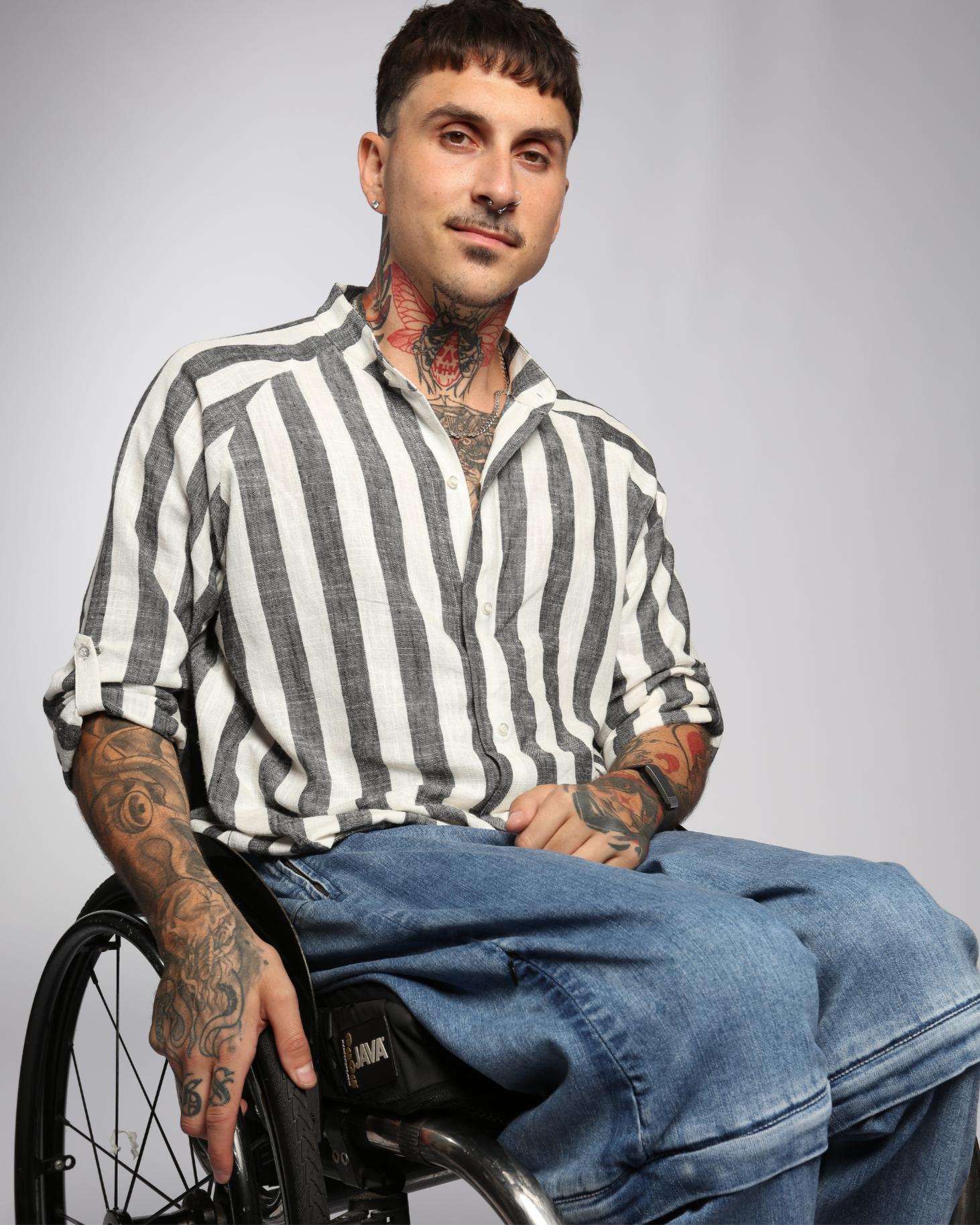 Cruiser Magnetic Linen Shirt for Dexterity Support - Christina Stephens