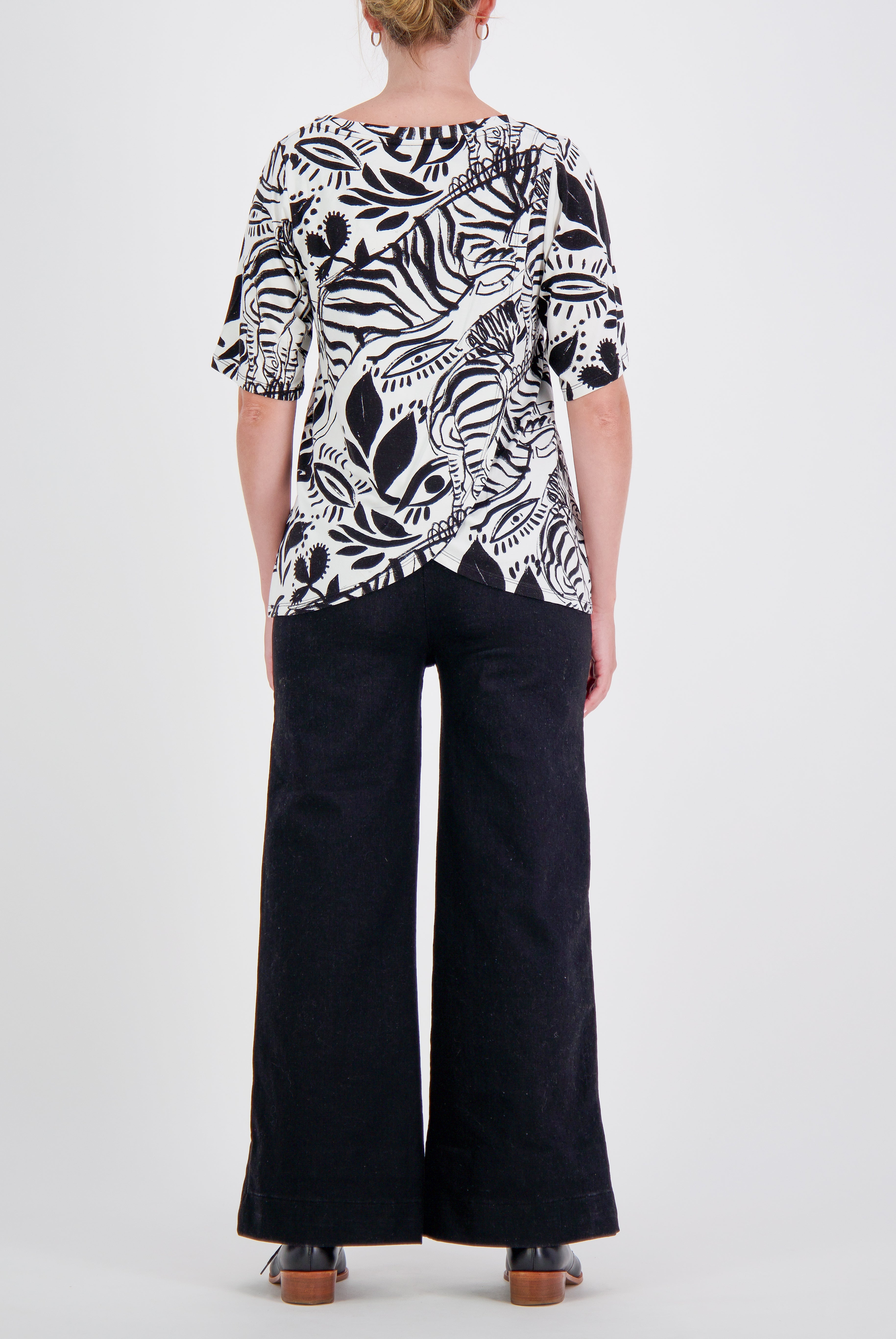 Lilli Leaf Back T-Shirt for Dexterity and Sensory Needs - Christina Stephens