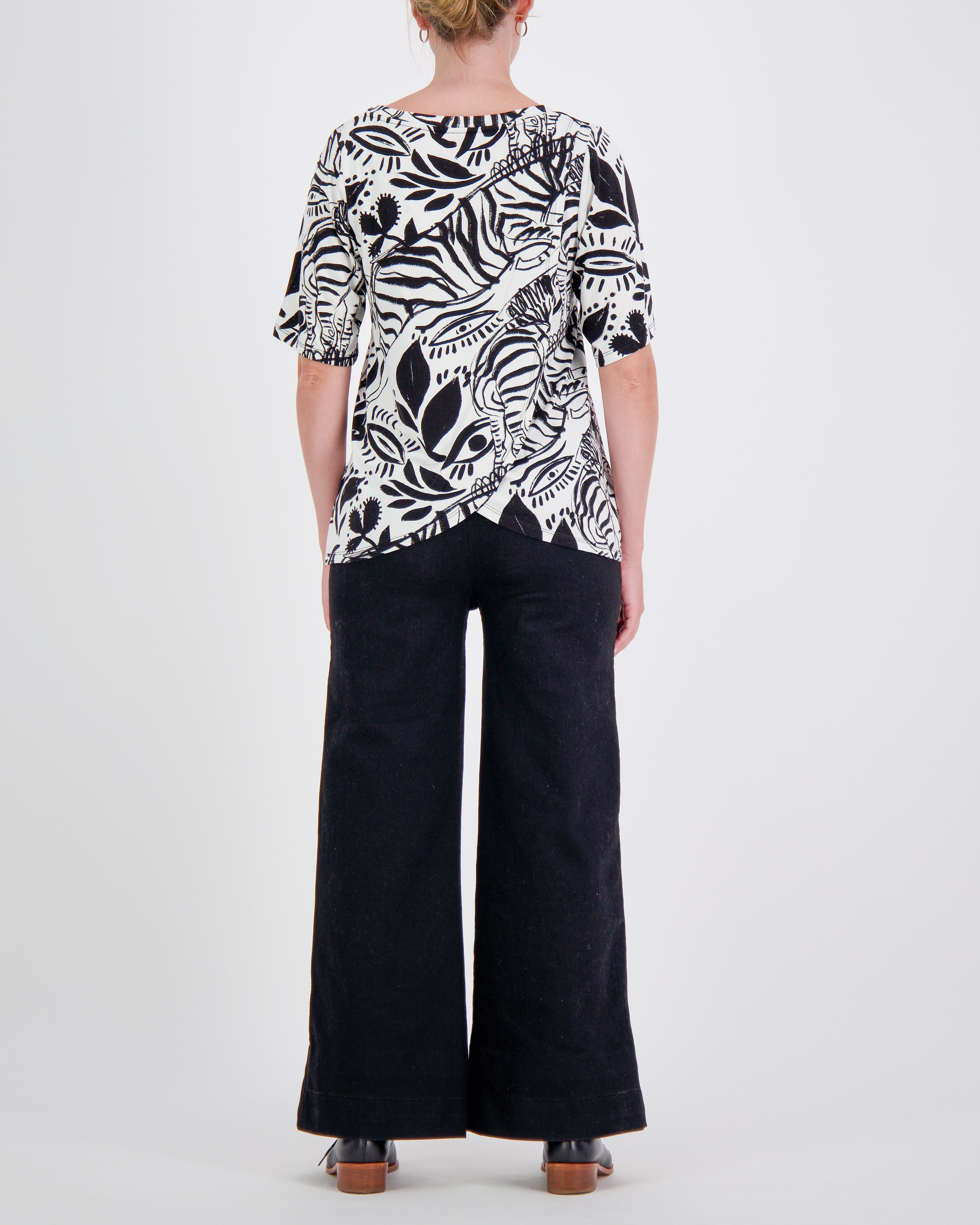 Lilli Leaf Back T-Shirt for Dexterity and Sensory Needs - Christina Stephens